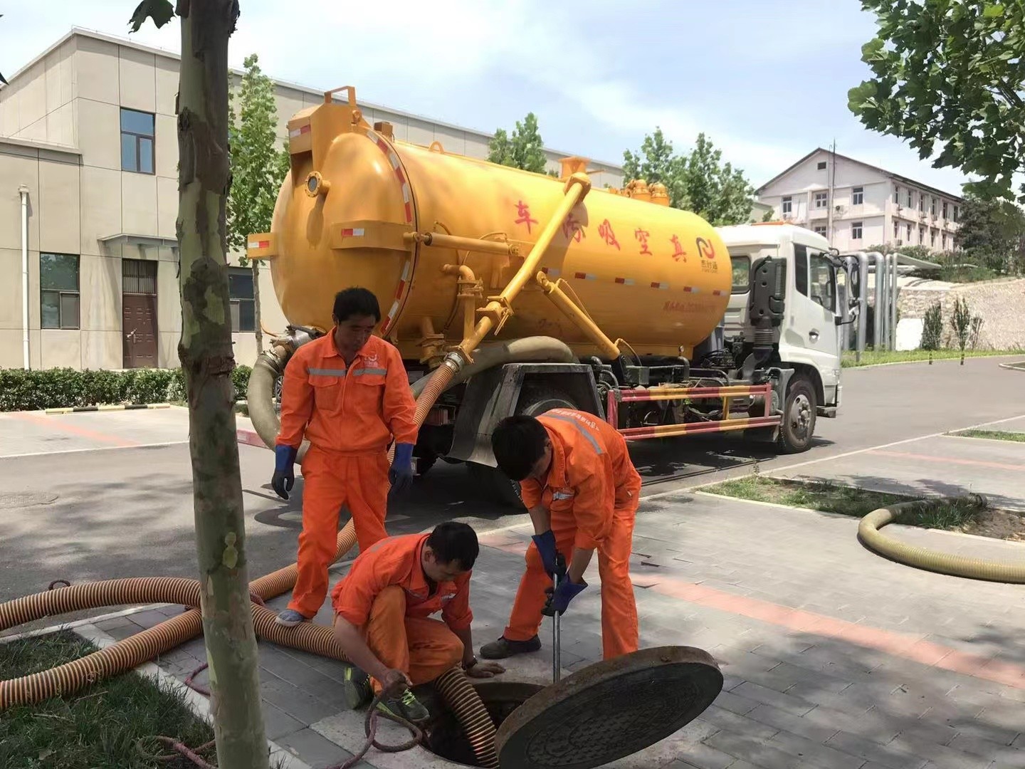 永新化粪池清理与5-8吨吸粪车施工效率分析